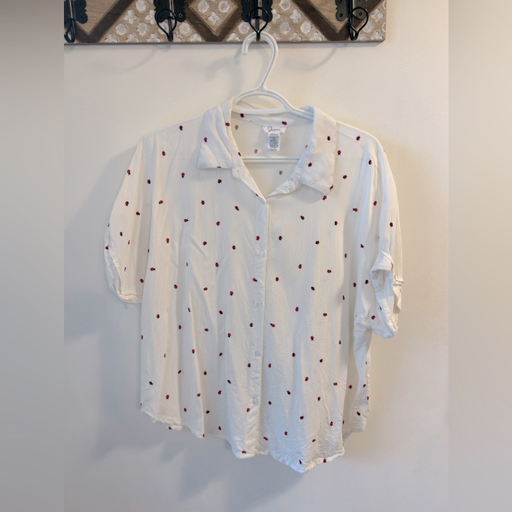 Lady bug button up boxy tee